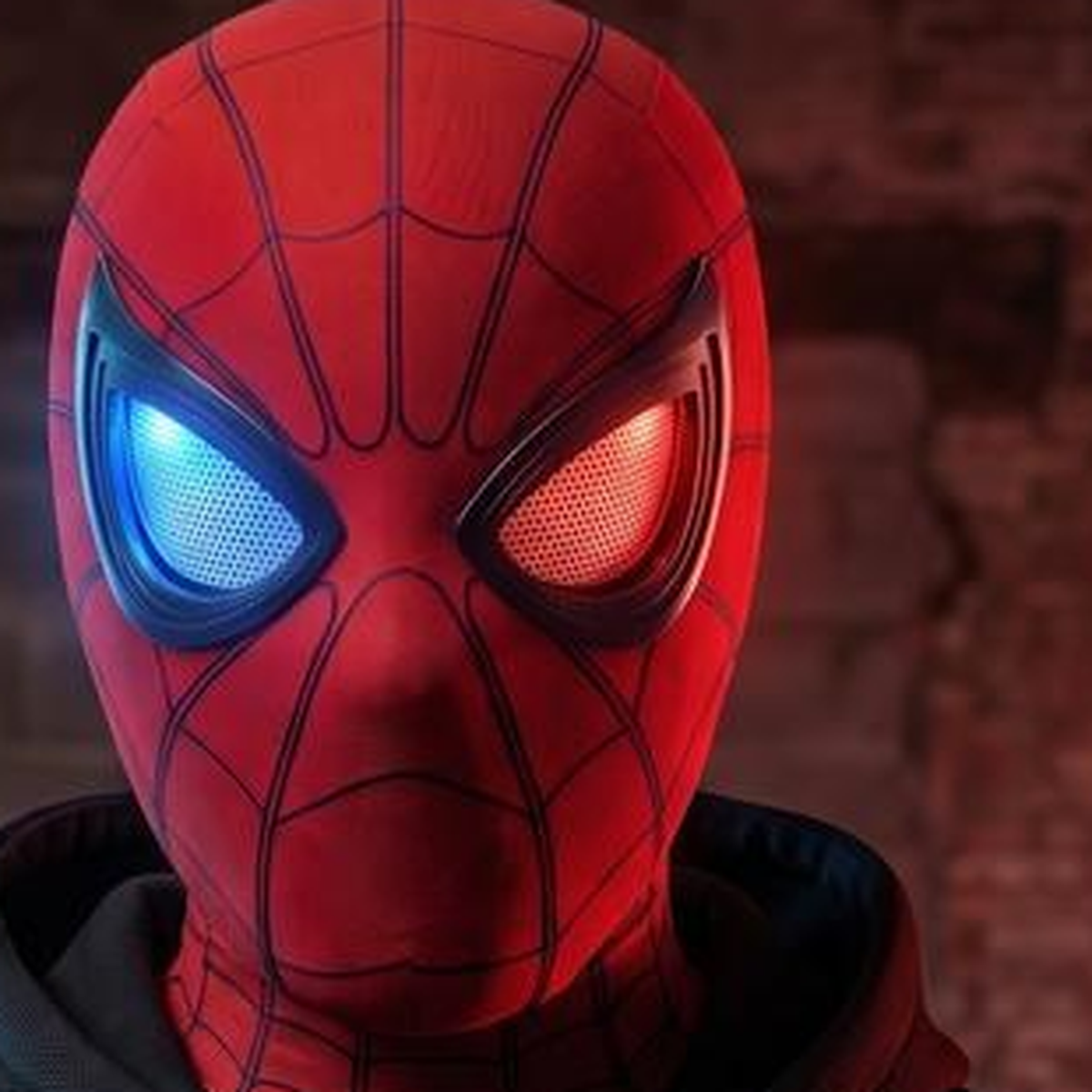 BlinkHero mask showing blue and red eye modes